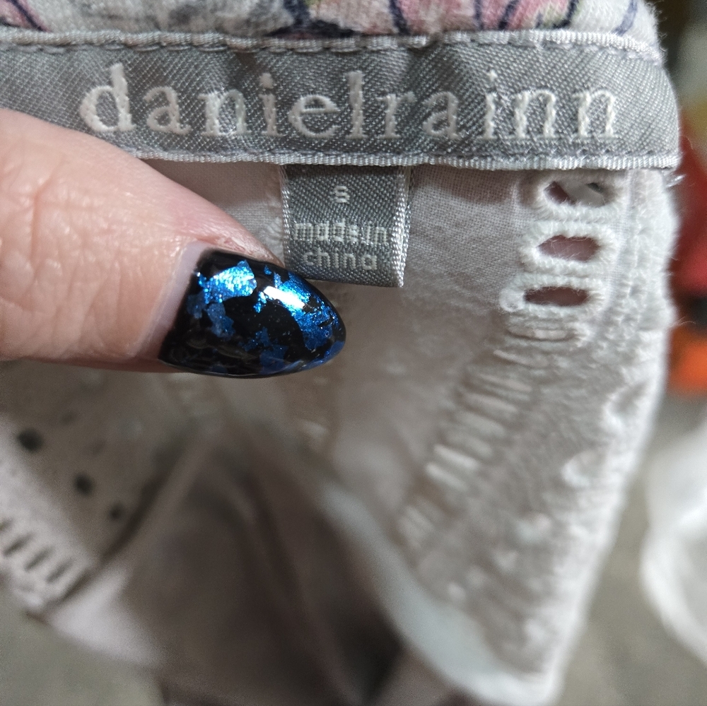 Daniel Rainn Floral Lace Blouse - Pink and Cream - Picture 2 of 5